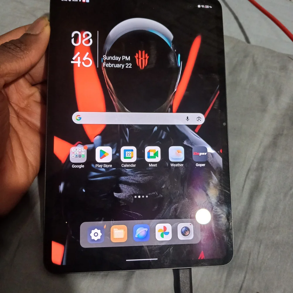 High-Performance Tablet with Red Highlights - Picture 1 of 4